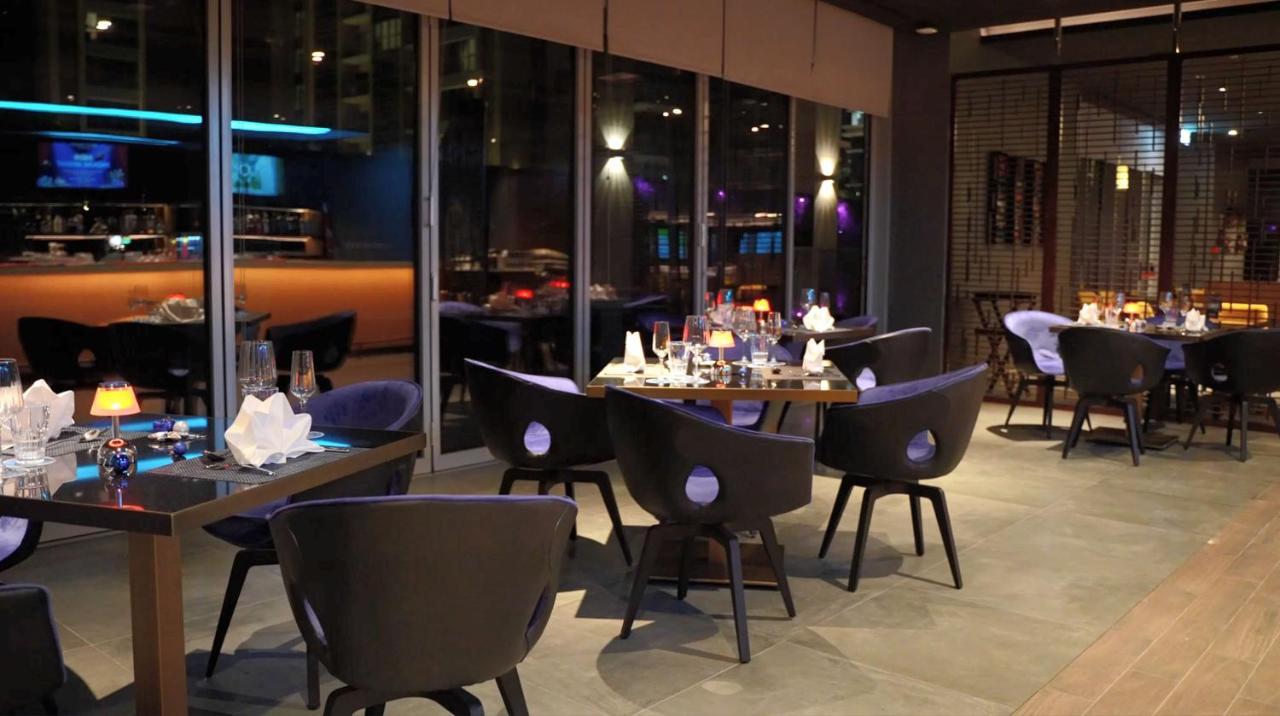 Novotel Dubai Gold District Exterior foto